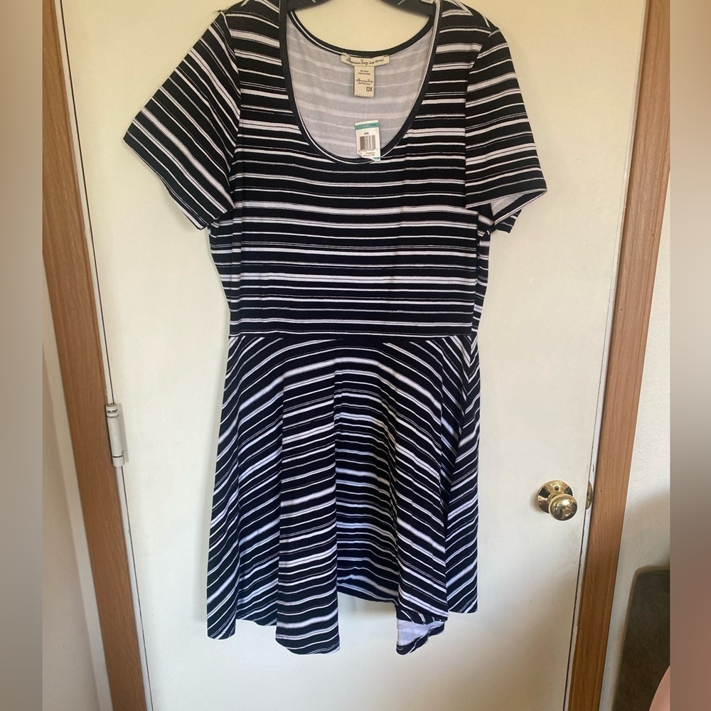 American Rag Cie T black and white stripped jersey knit dress